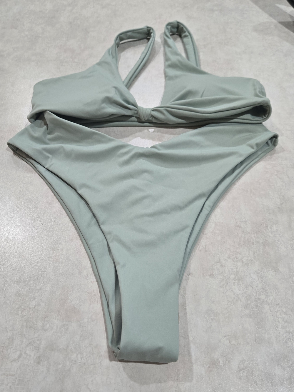 Women’s Mint Green Twist Bikini Set - NWOT Size Small